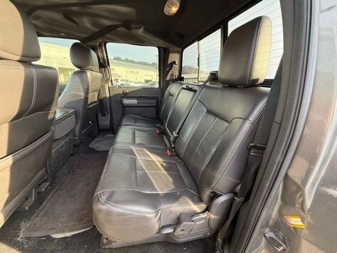 Used 2012 Ford F250 Lariat w/ Lariat Interior Pkg image 12