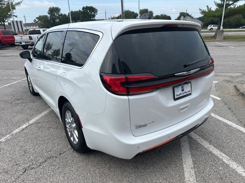 New 2026 Chrysler Pacifica Select image 25