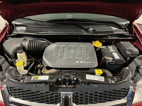 Used 2014 Dodge Grand Caravan SXT FWD image 37