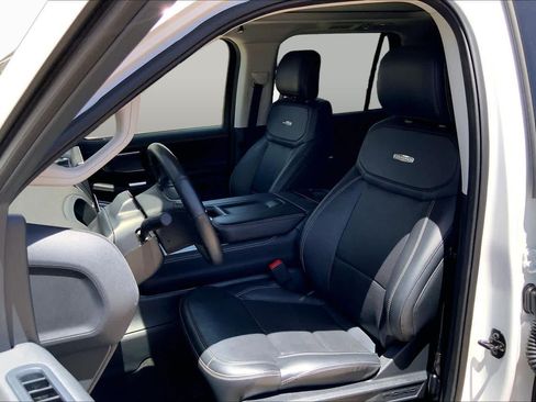 Certified 2025 Ford Expedition Max Platinum AWD/4WD image 8