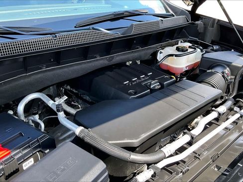 Certified 2025 Chevrolet Silverado 1500 LT AWD/4WD image 31