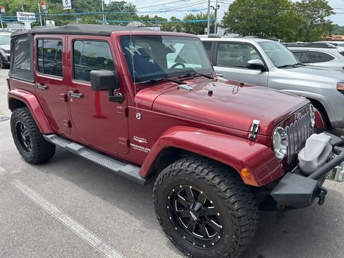 Used 2012 Jeep Wrangler Unlimited Sahara w/ Connectivity Group AWD/4WD image 1