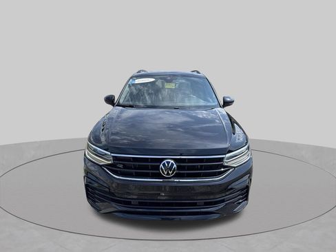 Certified 2022 Volkswagen Tiguan SE R-Line FWD image 3
