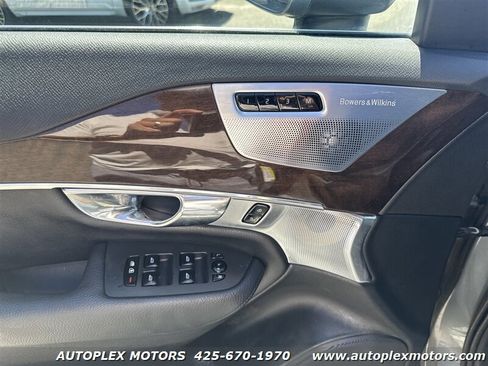Used 2016 Volvo XC90 T6 Momentum w/ Momentum Plus Package image 23