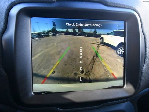 Used 2023 Jeep Renegade Latitude AWD/4WD image 27