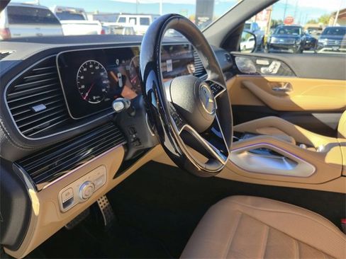 Used 2024 Mercedes-Benz GLS 450 4MATIC image 23