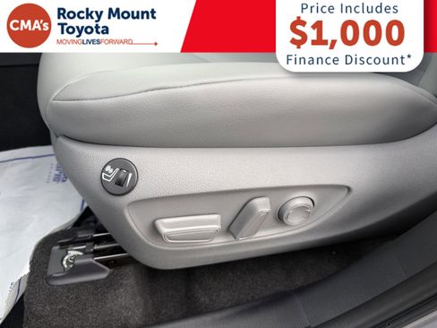 New 2026 Toyota Highlander XLE image 10