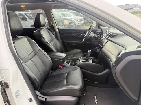Used 2018 Nissan Rogue SL w/ Premium Package AWD/4WD image 32