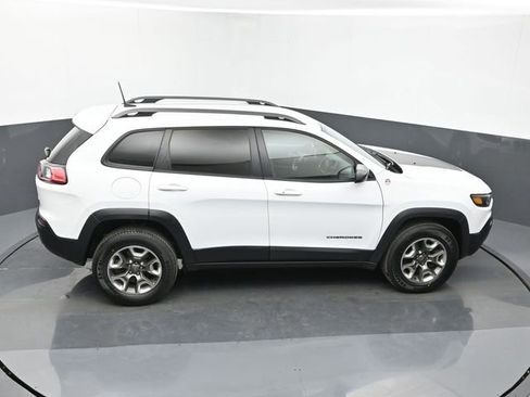Used 2019 Jeep Cherokee Trailhawk w/ Cold Weather Group image 18