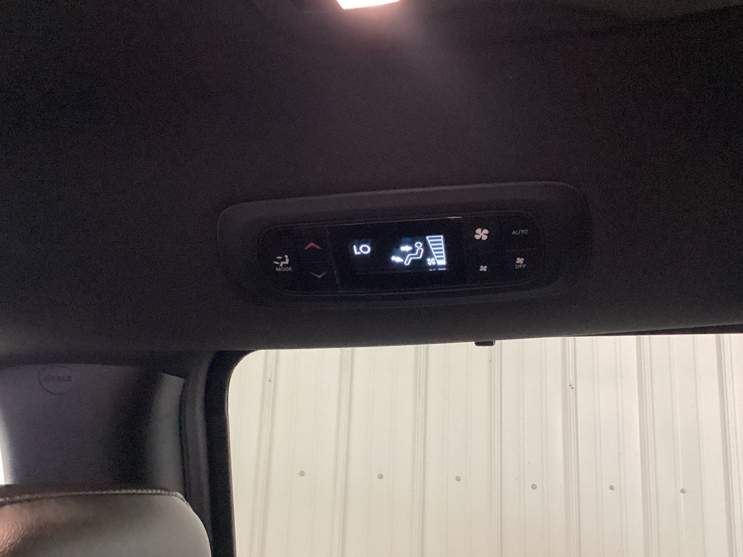 Used 2026 Chrysler Pacifica Select FWD image 30