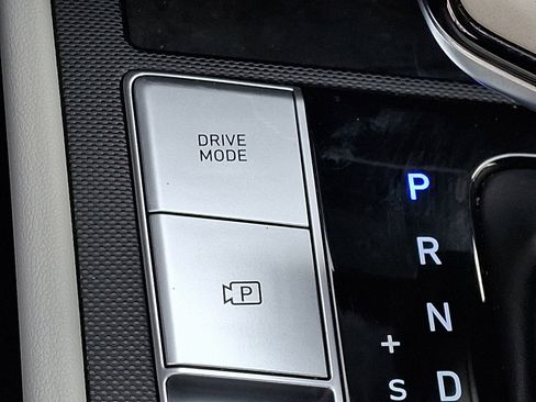 Used 2023 Hyundai Elantra Limited image 27