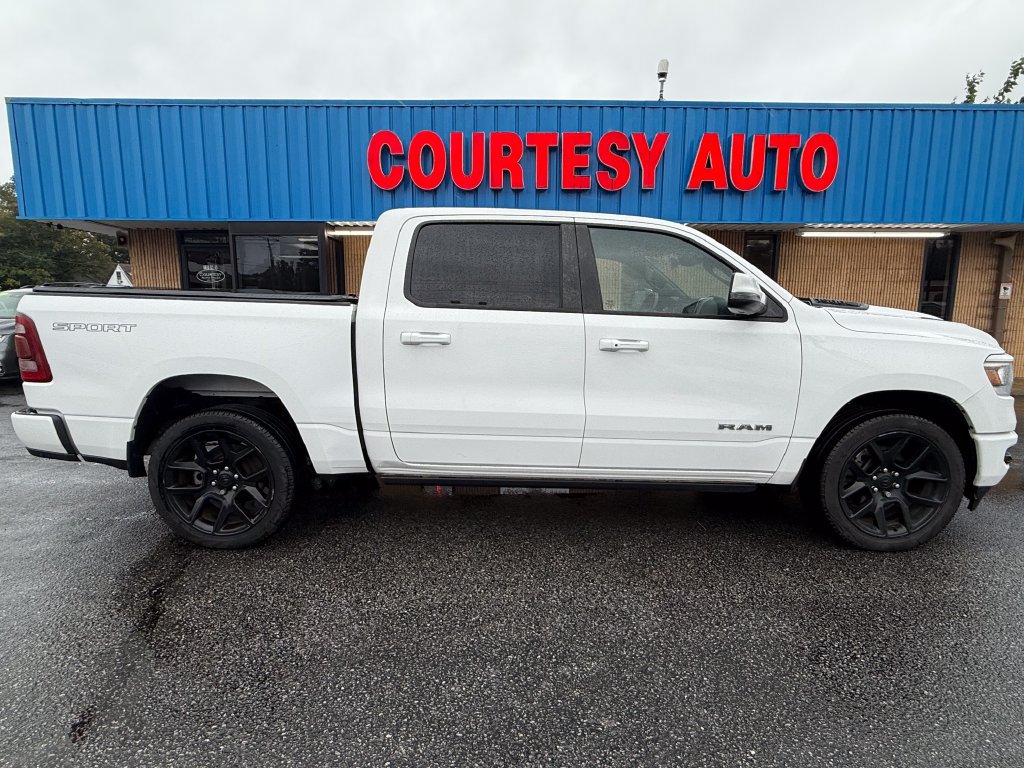 Used 2023 RAM 1500 Laramie AWD/4WD image 14