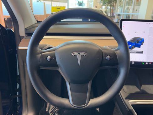 Used 2021 Tesla Model Y Long Range image 22