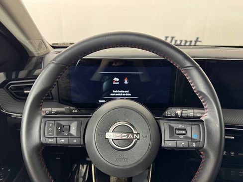 Used 2025 Nissan Kicks SR FWD image 15