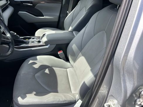 Used 2020 Toyota Highlander Limited AWD/4WD image 17