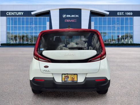 Used 2022 Kia Soul LX w/ Technology Package FWD image 5