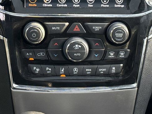 Used 2019 Jeep Grand Cherokee Limited w/ Luxury Group II AWD/4WD image 16