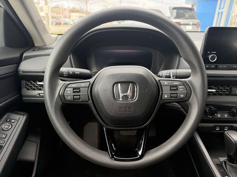Used 2025 Honda Accord SE image 19