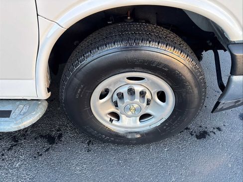 Used 2024 Chevrolet Express 2500 w/ Driver Convenience Package image 10