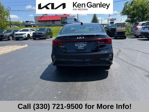 Used 2022 Kia Forte LXS FWD image 12