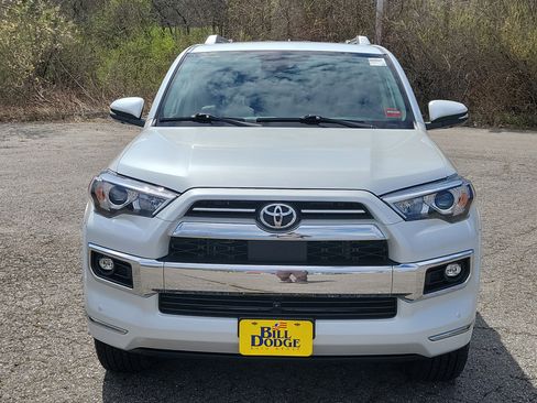 Used 2024 Toyota 4Runner Limited AWD/4WD image 2