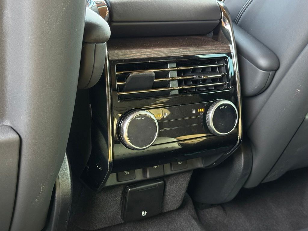 Used 2024 Land Rover Range Rover Sport Dynamic SE AWD/4WD image 37