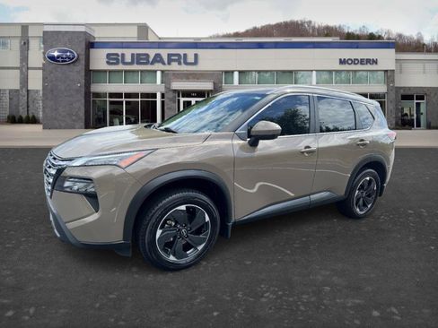 Used 2024 Nissan Rogue SV w/ SV Premium Package AWD/4WD image 1