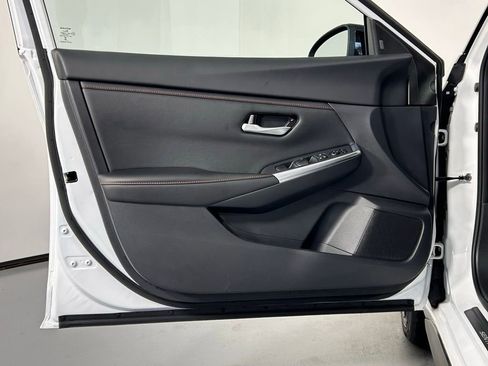 Used 2025 Nissan Sentra SR w/ Midnight Edition image 27