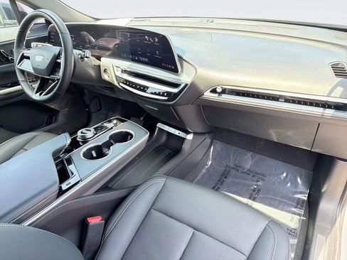 Certified 2024 Cadillac Lyriq Sport RWD image 34