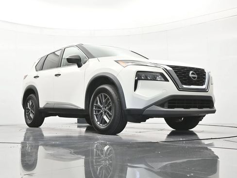 Used 2023 Nissan Rogue S FWD image 38