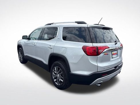Used 2017 GMC Acadia SLT FWD image 3