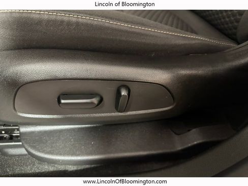 Used 2017 GMC Acadia SLE w/ Driver Alert Package I AWD/4WD image 40
