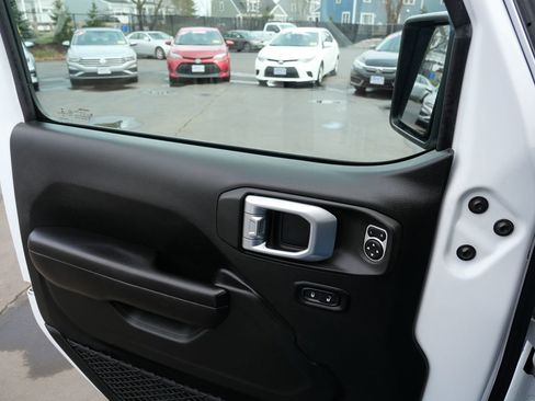 Used 2018 Jeep Wrangler Unlimited Sport S image 14