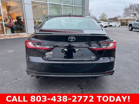 Used 2025 Toyota Camry SE image 34