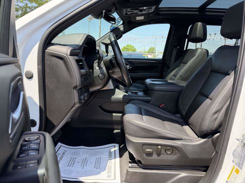 Used 2023 Chevrolet Suburban LT w/ Luxury Package AWD/4WD image 10