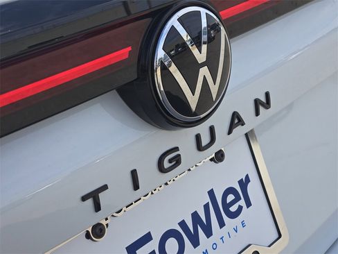 New 2026 Volkswagen Tiguan SE R-Line image 7