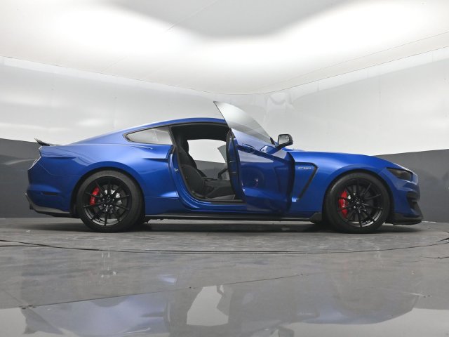 Used 2017 Ford Mustang Shelby GT350 w/ Electronics Package RWD image 7