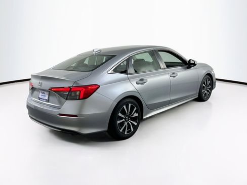 Used 2023 Honda Civic EX image 5