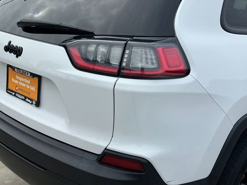 Certified 2023 Jeep Cherokee Altitude Lux image 19