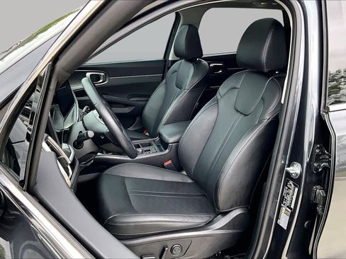 Used 2024 Kia Sorento S w/ Panoramic Sunroof Package FWD image 8