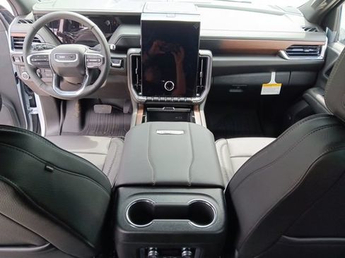 New 2026 GMC Yukon Denali w/ Sun & Power Step Package AWD/4WD image 9