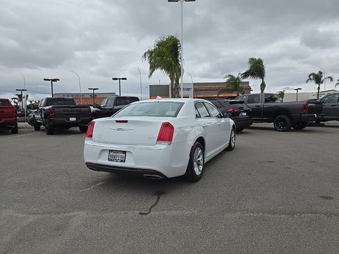 Certified 2023 Chrysler 300 Touring image 5
