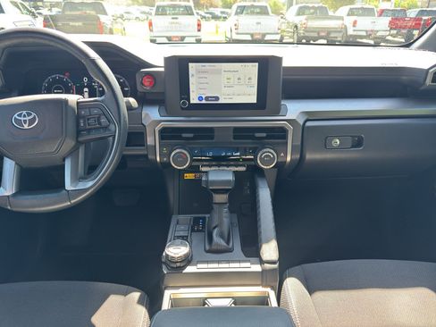 Used 2025 Toyota 4Runner TRD Off-Road AWD/4WD image 11