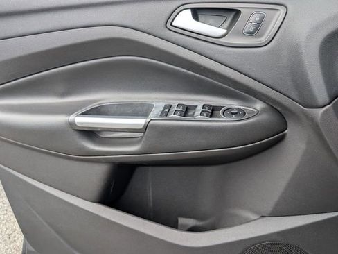 Used 2018 Ford Escape SE image 30