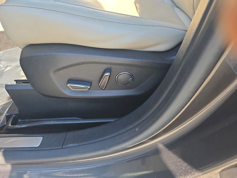 Used 2018 Ford Edge Titanium w/ Equipment Group 302A image 31