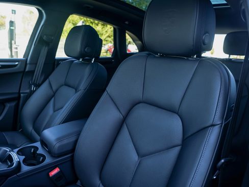 New 2026 Porsche Macan Turbo image 5