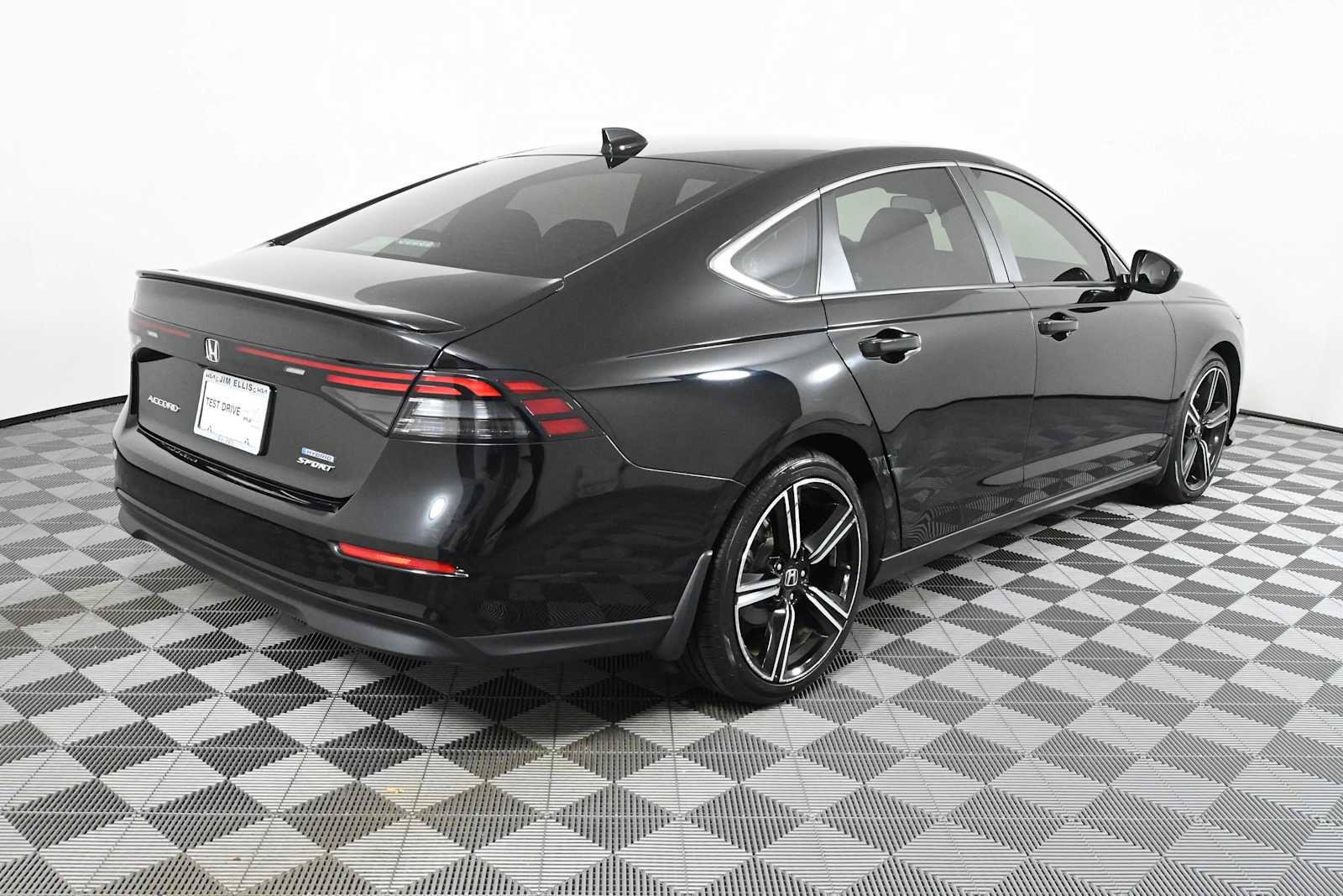 Used 2024 Honda Accord Sport image 6