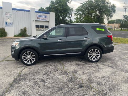 Used 2016 Ford Explorer Limited w/ Equipment Group 301A AWD/4WD image 8