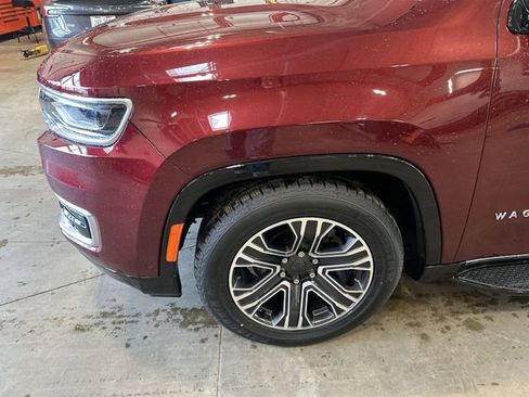 Used 2022 Jeep Wagoneer Series III w/ Flexible Seating Group image 19