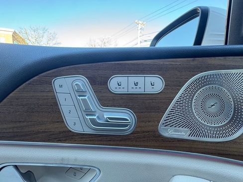 Used 2024 Mercedes-Benz GLS 450 4MATIC image 41